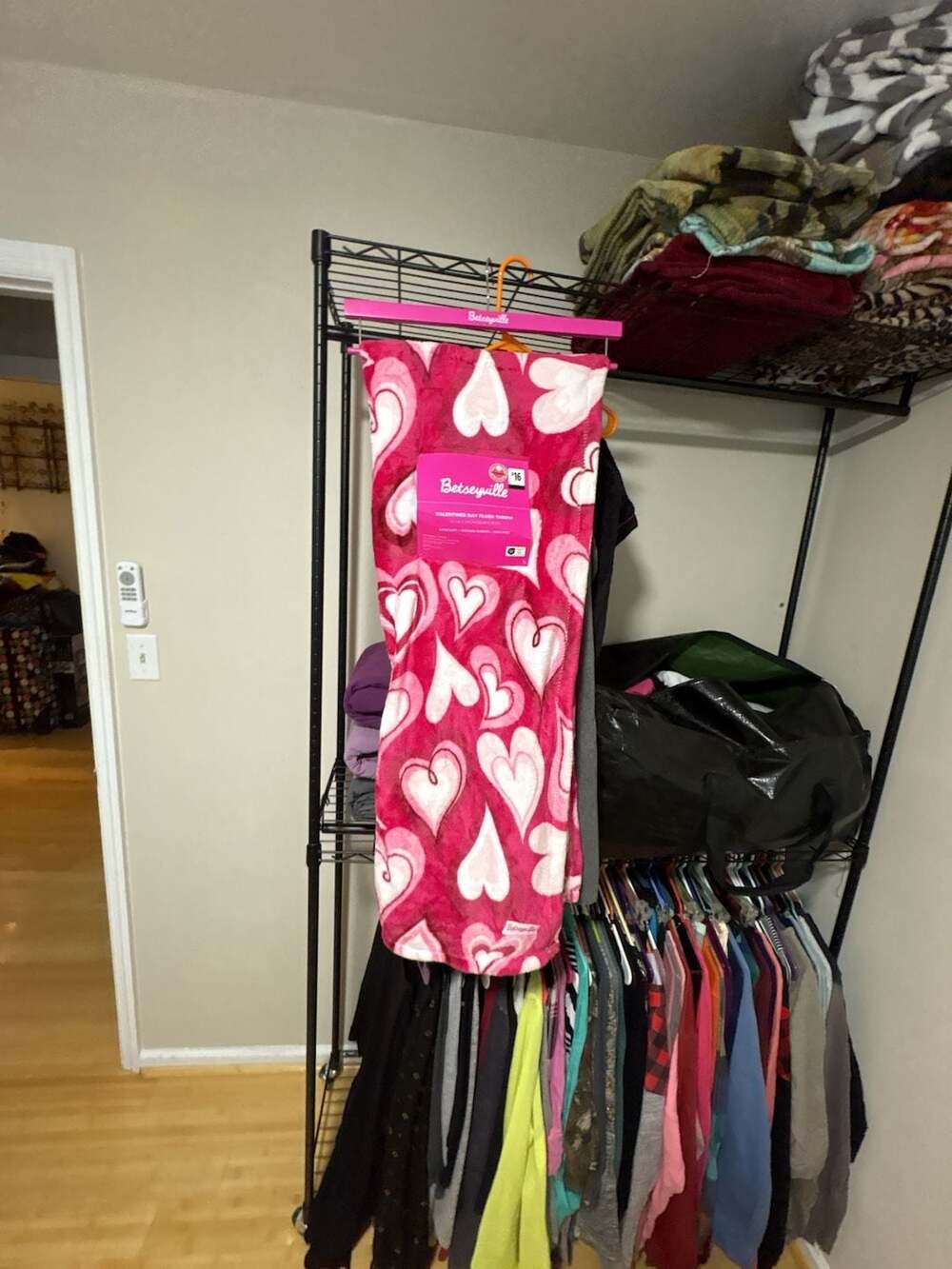 Betseyville Valentine's Day Plush Throw 50x70 Pink Hearts